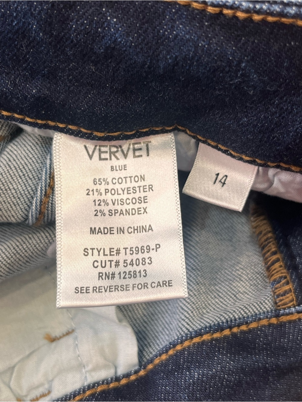 Vervet Bella High Rise Crop Flare Jeans Women’s 14 Dark Wash Raw Hem NWT - Picture 10 of 13